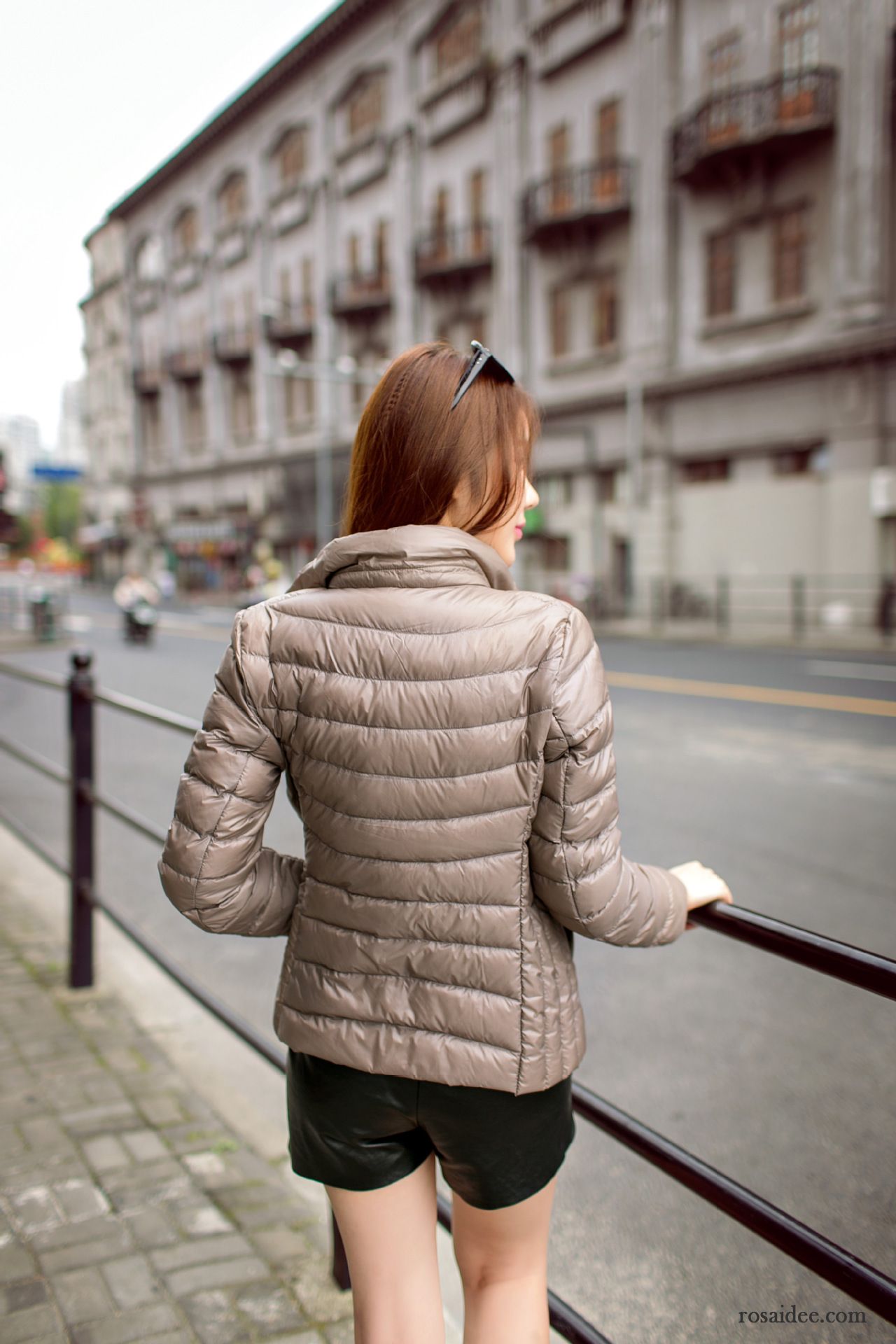 Daunenjacke Fell Damen Stehkragen Herbst Licht Große Größe Winter Daunenjacke Damen Neu Ausverkauf Schlank Kurzer Absatz Günstig